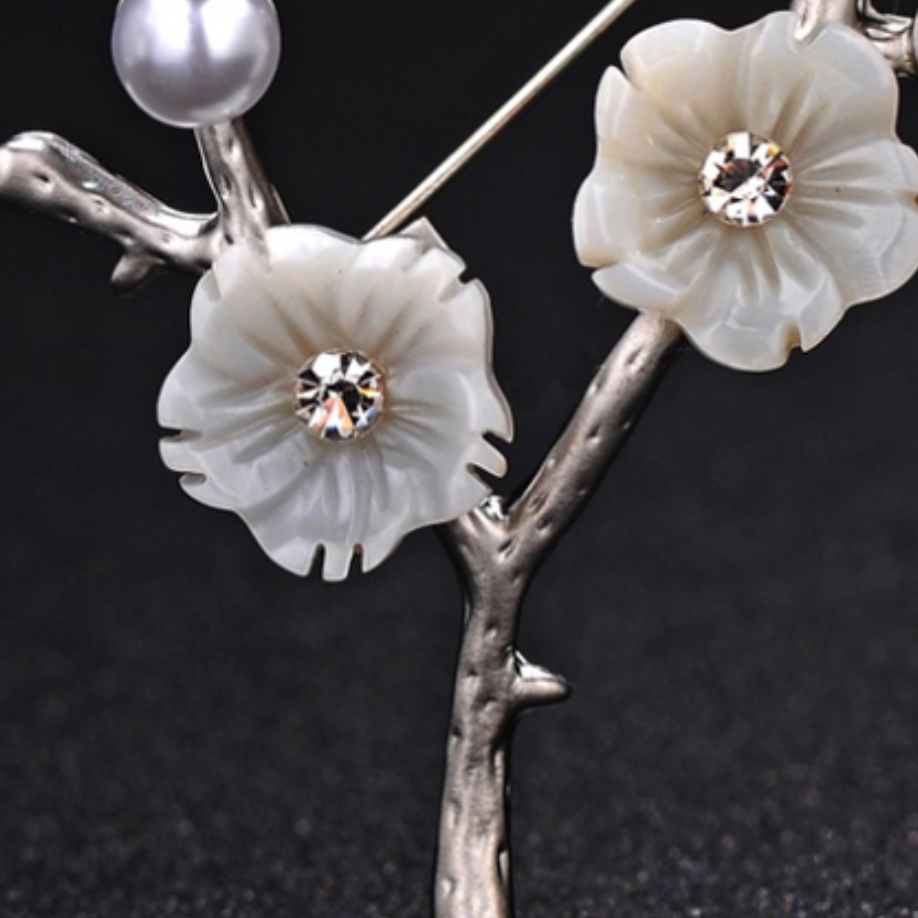 Pearl Flowers Brooch